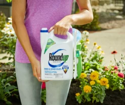 Roundup Ready-To-Use Weed & Grass Killer III With Sure Shot Wand, 1.33 Gal. -Garden Oasis 810543000 2