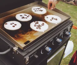 3-Burner Portable Gas Griddle With Lid -Garden Oasis 810590432 10