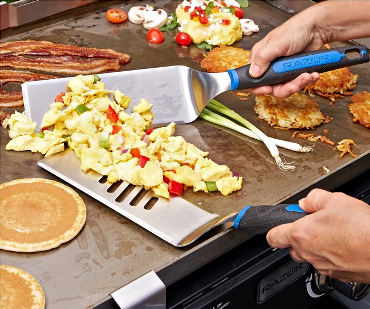 RAZOR Slotted & Solid 2-Piece Spatula Set 4 RAZOR Slotted & Solid 2-Piece Spatula Set - Image 2